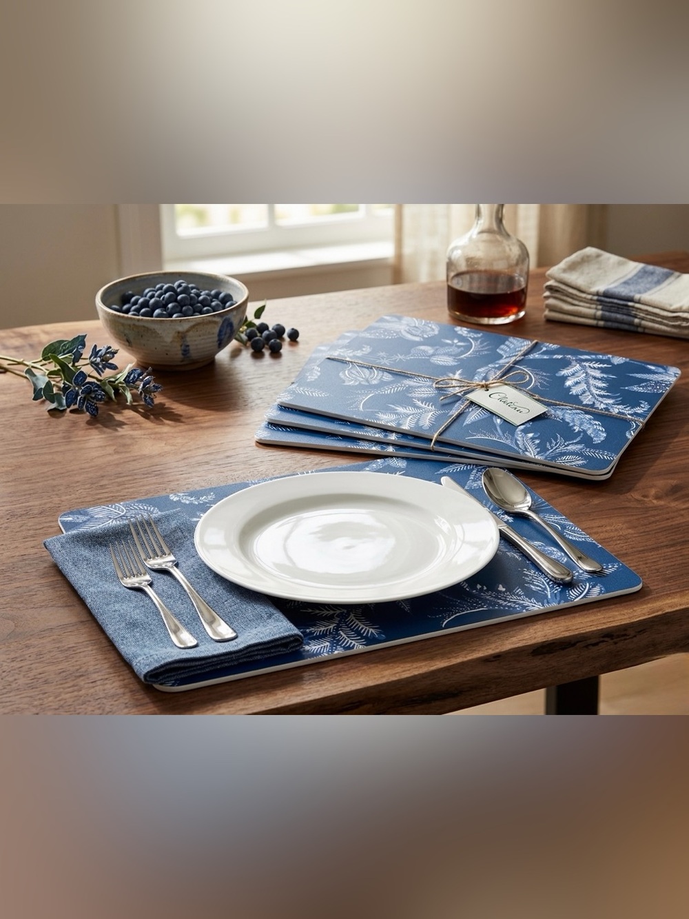 Chateau Blue and White Botanical Placemat Set